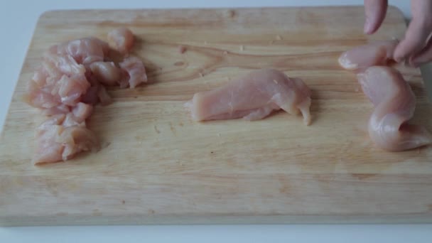 Coupe Filet Poulet Sur Une Planche Bois Poulet Dés — Video