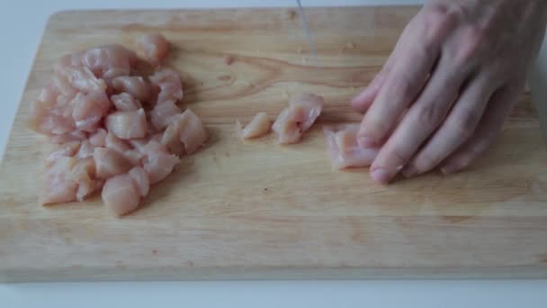 Coupe Filet Poulet Sur Une Planche Bois Poulet Dés — Video