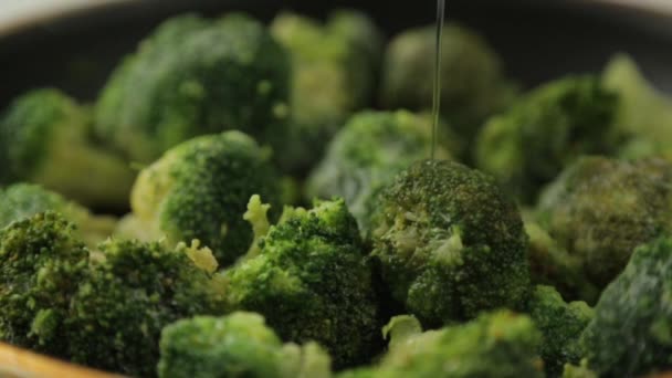 Yağ Baharat Ile Bir Tavada Lahana Brokoli Taze Yeşil Lahana — Stok video