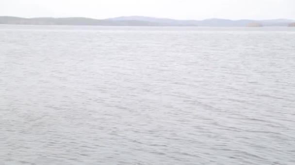 Het Kalme Heldere Meer Minimalistisch Landschap Achtergrond Met Prachtig Uitzicht — Stockvideo