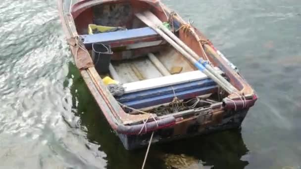 Fischerboot Schaukelt Auf Den Wellen Landschaften Und Meer Montenegro Fischerei — Stockvideo