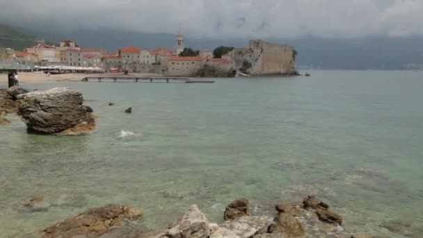 Panorámás Kilátás Budva Montenegró Sunny Strandok Történelmi Látnivalók — Stock videók