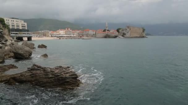 Vista Panorâmica Budva Montenegro Praias Ensolaradas Atrações Históricas — Vídeo de Stock