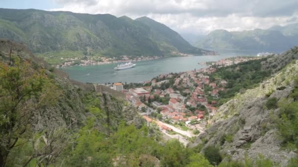 从山上到科托尔湾的全景 黑山和古代堡垒的吸引力 — 图库视频影像