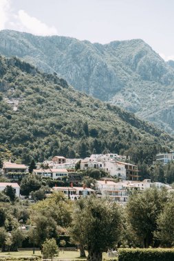  Kotor ve Karadağ mimarisi. Eski şehrin atmosferik sokakları.