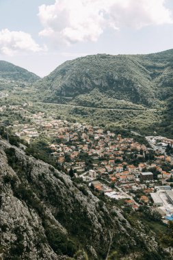  Karadağ'ın gözde mekanları. Kotor Körfezi ve eski şehir Panoraması.