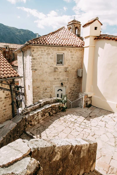 Mysiga Hörn Montenegro Panorama Över Staden Kotor Och Detaljerna Gatorna — Stockfoto