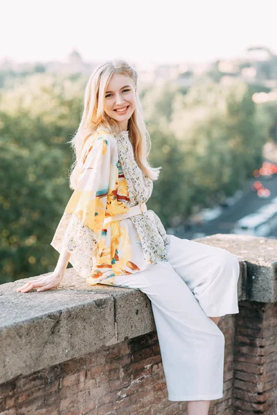 Hermosa Puesta Sol Roma Con Vistas Panorámicas Chica Blogger Italia — Foto de Stock