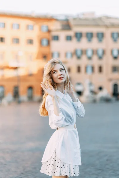 Bästa Platserna För Resor Och Fotograferingar Girl Blogger Rom Med — Stockfoto