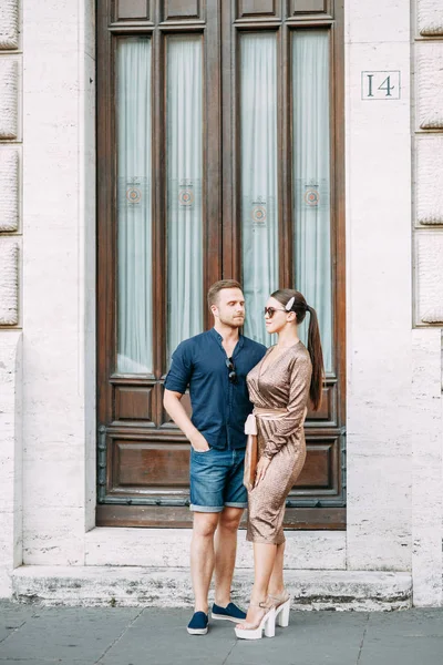 Glückliches Paar Bei Sonnenuntergang Italien Abendliches Sommer Fotoshooting Rom — Stockfoto