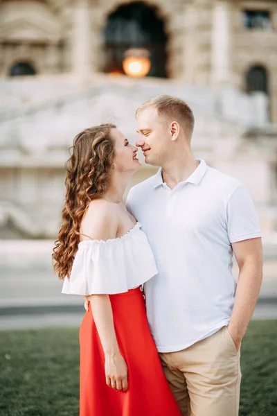 Elegante Pareja Amorosa Caminando Riendo Sesión Bodas Las Calles Roma — Foto de Stock