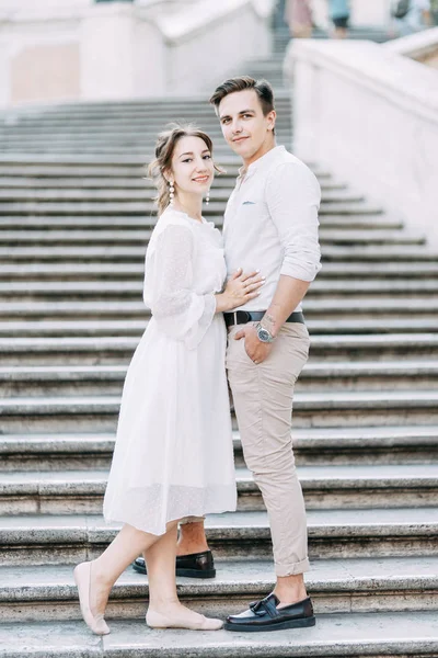 Belo Par Elegante Estilo Europeu Fotografia Casamento Nas Ruas Roma — Fotografia de Stock