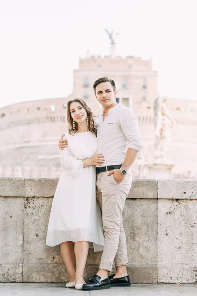 Belo Par Elegante Estilo Europeu Fotografia Casamento Nas Ruas Roma — Fotografia de Stock