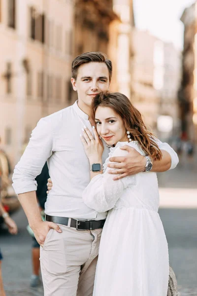 Bella Coppia Elegante Stile Europeo Servizio Fotografico Strade Roma — Foto Stock