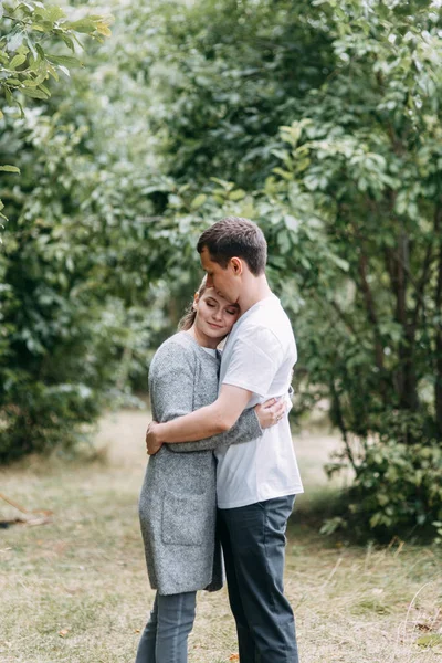 Summer Day Forest Park Young Couple Walking Woods — Stock Photo, Image