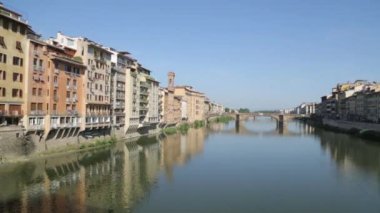 Santa Maria Katedrali ve Floransa köprüleri. manzaraları ile şafakta Floransa panoramalar.