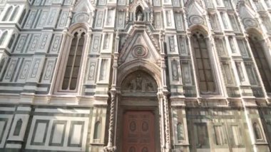  İtalya'daki tapınakların mimari özellikleri. Floransa'daki Santa Maria Katedrali.