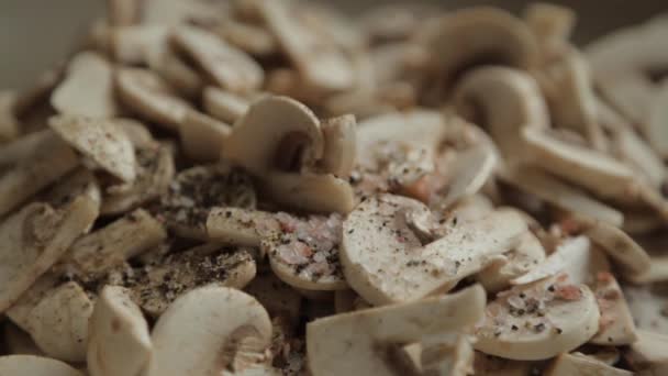 Content Und Makrofotografie Für Food Blog Pilze Kochen Und Scheiben — Stockvideo