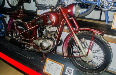 Vladivostok. Rusya. 07.06.2019. Eski nadir retro otomobil ve motosiklet sergisi.