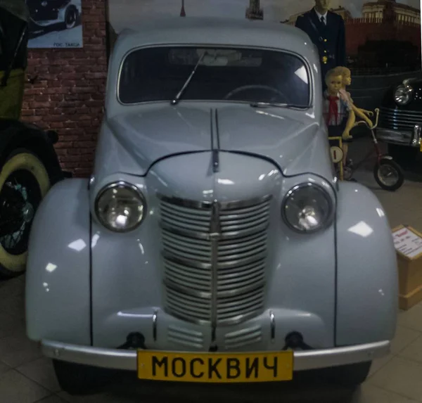 ウラジオストク ロシア 2019 古い珍しいレトロな車やオートバイの展示 — ストック写真