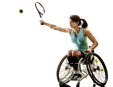 bir beyaz genç özürlü sepet topu oyuncu kadında tekerlekli sandalye spor tudio beyaz arka plan üzerinde izole siluet