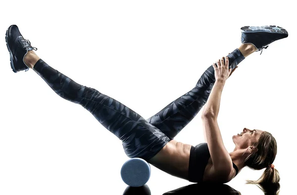 Frau pilates Fitness Schaumstoffroller Übungen Silhouette isoliert — Stockfoto