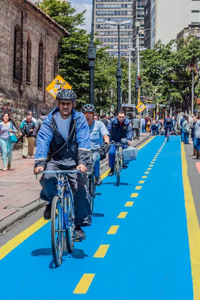 Cyclist cycling path Carrera Septima Bogota Colombia — Stock Photo, Image