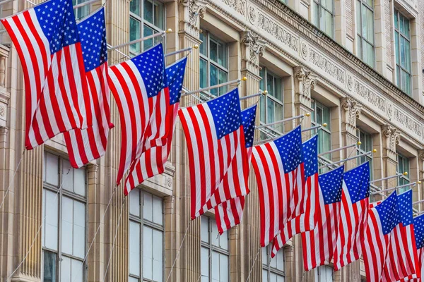 Amerikanische Flaggen Manhattan Wahrzeichen New York City USA Stockbild