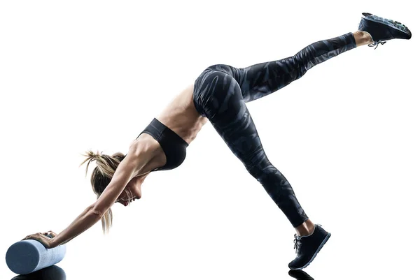 Pilates mulher fitness espuma rolo exercícios silhueta isolado — Fotografia de Stock