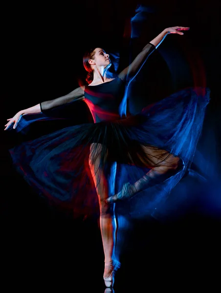 Bailarina bailarino clássico dançarina dança mulher isolado preto b — Fotografia de Stock