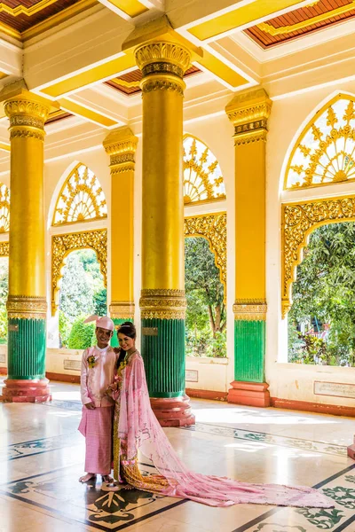 Pagoda Shwedagon di Yangon in Myanmar — Foto Stock