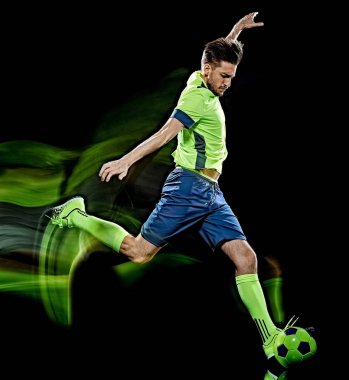Kafkasyalı futbolcu siyah arka plan ışıklandırma resmini izole etti