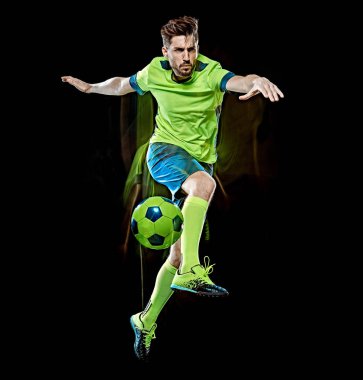 Kafkasyalı futbolcu siyah arka plan ışıklandırma resmini izole etti