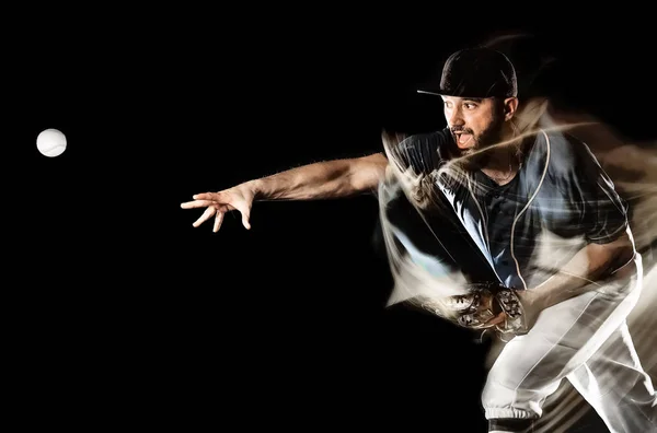 Baseballspieler Mann isoliert schwarzen Hintergrund Licht Malerei — Stockfoto