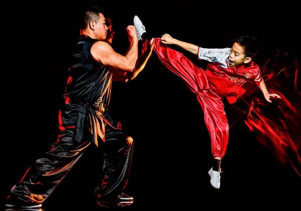 Wushu Çin boks kung fu Hung Gar savaşçı izole çocuk — Stok fotoğraf