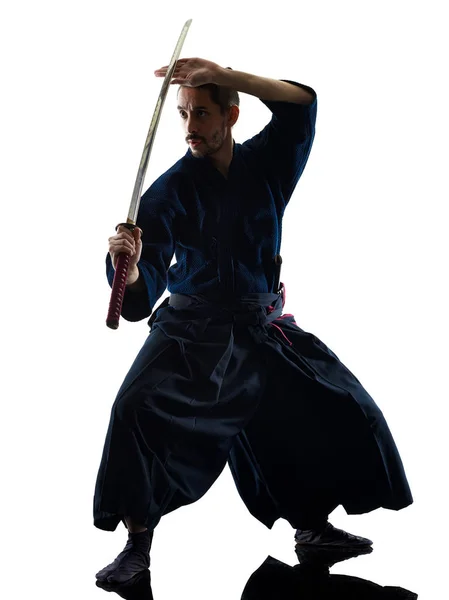 Man laido Katori Shinto Ryu geïsoleerde schaduw silhouet witte achtergrond — Stockfoto