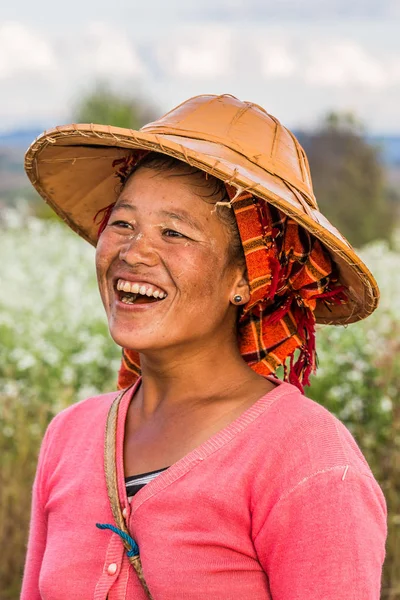 Mulher Shan tribo retrato Myanmar — Fotografia de Stock