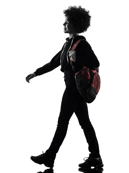 Νέος έφηβος κορίτσι γυναίκα περπάτημα χαμογελαστή σκιά απομόνωση απομονωμένη — Φωτογραφία Αρχείου