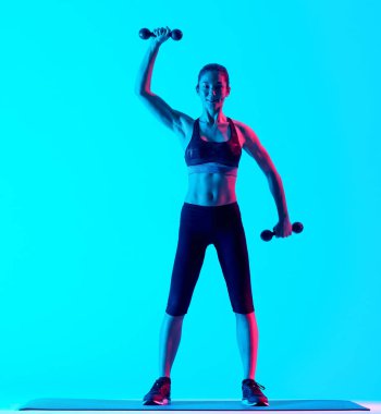 fitness exercices izole kadın exercsing ağırlık