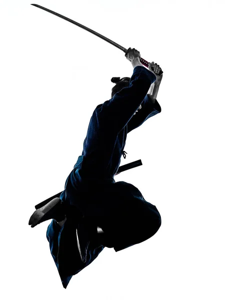 Man laido Katori Shinto Ryu geïsoleerde schaduw silhouet witte achtergrond — Stockfoto