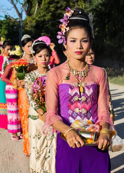 Darowizna Festiwal w Myanmar Sikongu — Zdjęcie stockowe