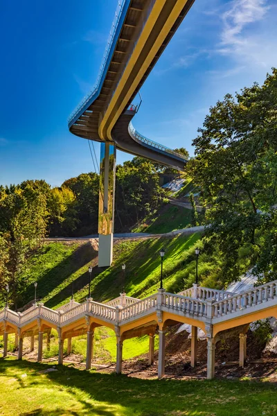 Escaleras al monumento de Magdeburgo Ley Mariinsky Park Kiev Ucrania Monumento — Foto de Stock