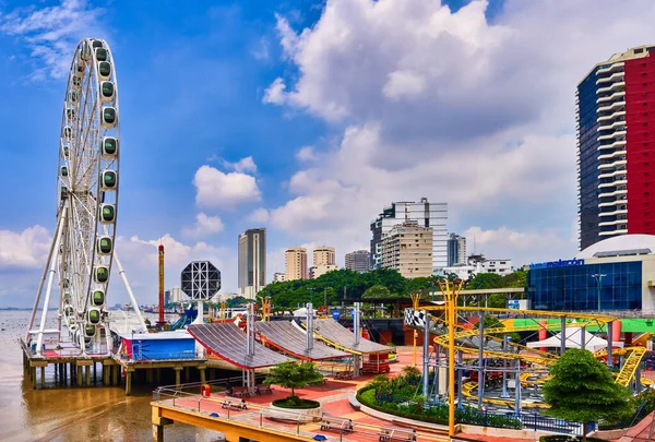 Wesołe miasteczko Malecon 2000 Guayaquil Ekwador — Zdjęcie stockowe