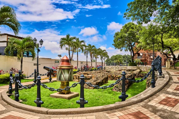 Santa Anna fort Las Penas Guayaquil Ecuador landmark — Stock Photo, Image