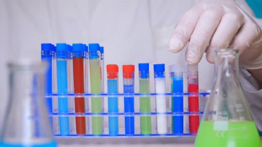 Laboratuvar, deli, Doktor, deli, bilim adamı, eğlence, kimyager, adam, cam, ekipman, tıp, tıp, bilim, araştırma, mizah, test, kimya, kimya, bilimsel, keşif, laboratuvar, deney, şişesi, Gözlük, mikroskop, kabı, tepki, Profesör,