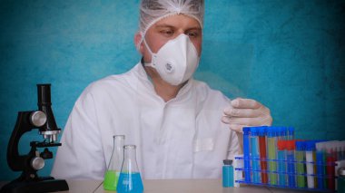 Laboratuvar, deli, Doktor, deli, bilim adamı, eğlence, kimyager, adam, cam, ekipman, tıp, tıp, bilim, araştırma, mizah, test, kimya, kimya, bilimsel, keşif, laboratuvar, deney, şişesi, Gözlük, mikroskop, kabı, tepki, Profesör,