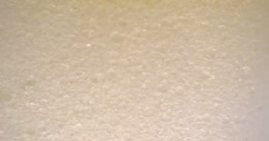 Yağ kabarcıkları farklı reaksiyonlar deneyler, kabarcıklar farklı renklerde. Konsept: Renkler, Kırmızı, Sarı, Beyaz, Mavi, Yeşil, Farklı boyut, Farklı kabarcıklar, Çok Yakın.