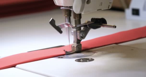 Machine Broder Automatique Une Seule Aiguille Machine Coudre Par Ordinateur — Video