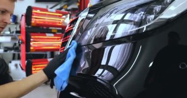 Araba için siyah paspaslar Kuru Temizlik, elektrikli süpürge kir, pembe kauçuk eldiven, araba yıkama kaldırır. Araba seramik Işçisi araba pencerelerini seramik (koruyucu yağmur örtüsü) bir tabaka uygular. Konsept: nano koruma, farklı aksesuarlar, koruma