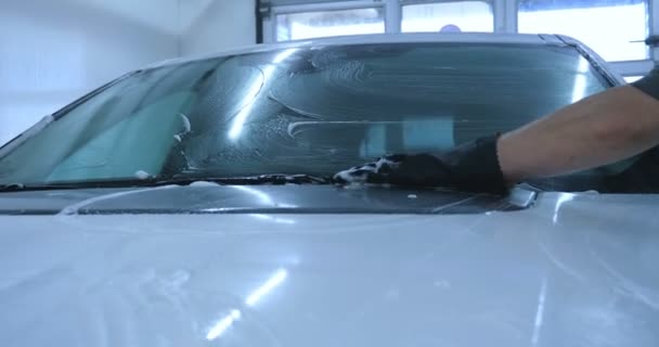 Employee Professional Who Polishes Black Car Repairs Cars Children Cars — Stock Video